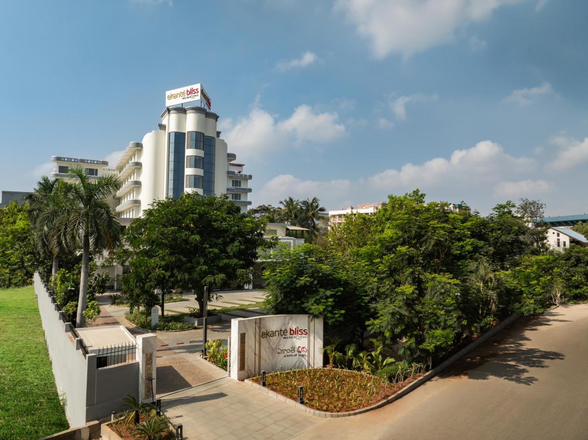 Bliss Hotel Tirupati Exterior foto